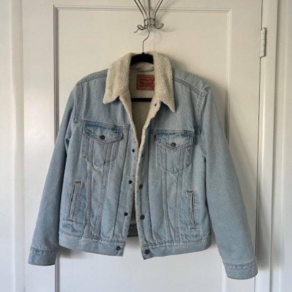 Levi's Sherpa Lined Denim Jacket, Light Wash - Picture 1 of 3